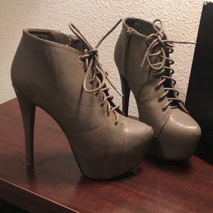 DARK TAUPE ANKLE PLATFORM BOOTIES SIZE 8